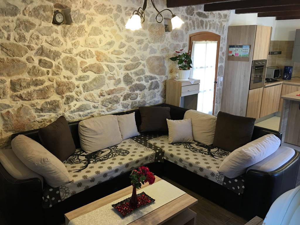 Holiday Home Rasopas مالينسكا المظهر الخارجي الصورة